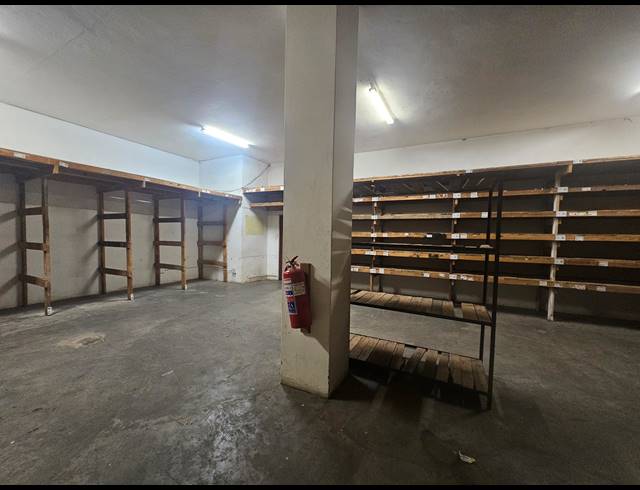 8,120M² WAREHOUSE FOR SALE IN MEADOWDALE